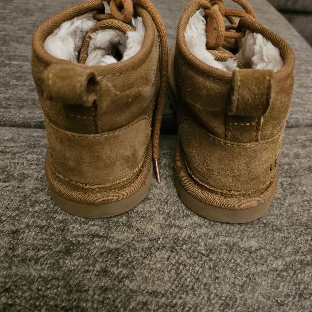 UGG Neumel Cozy Tan Suede Boots with Laces Size 5 - Picture 5 of 9